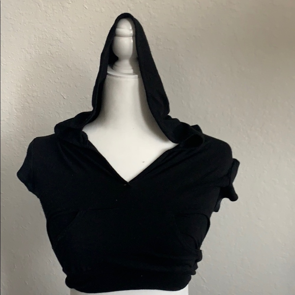 ArdenB Black Crop Top